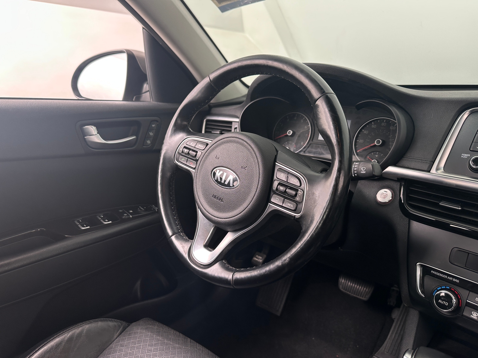 Thumbnail: 2016 Kia Optima - 4