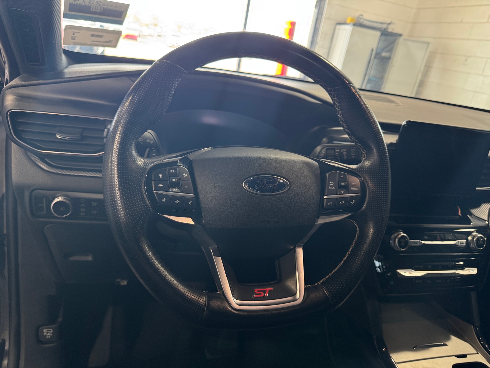 Thumbnail: 2021 Ford Explorer - 4