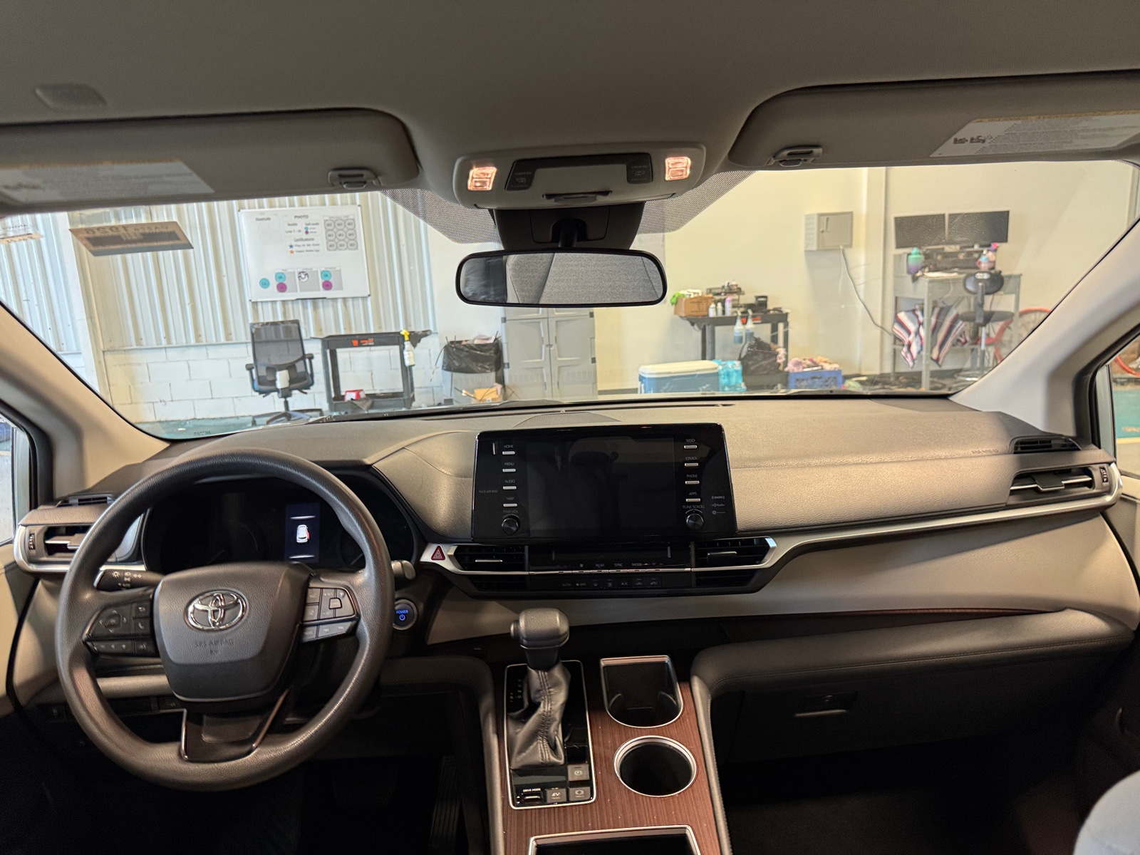 Thumbnail: 2023 Toyota Sienna - 3