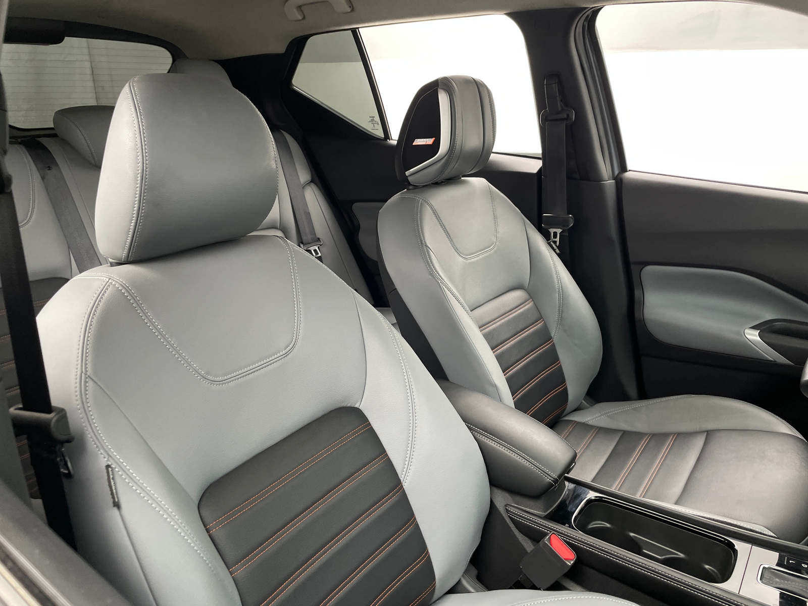 Thumbnail: 2024 Nissan Kicks - 2