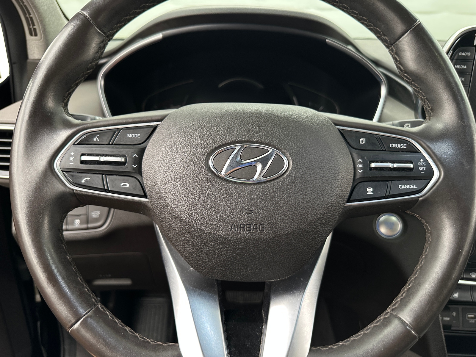 Thumbnail: 2019 Hyundai Santa Fe - 4