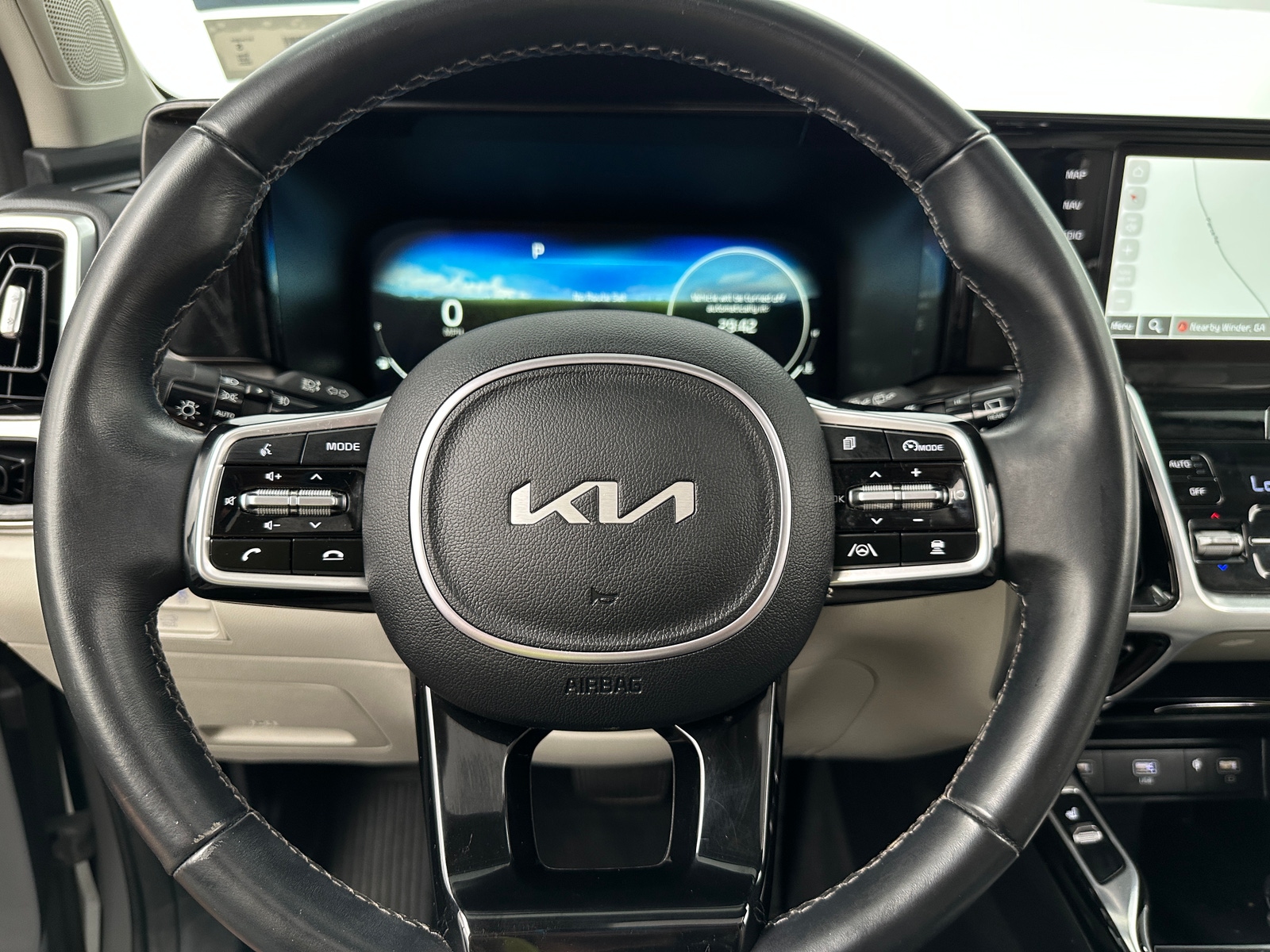 Thumbnail: 2023 Kia Sorento - 4