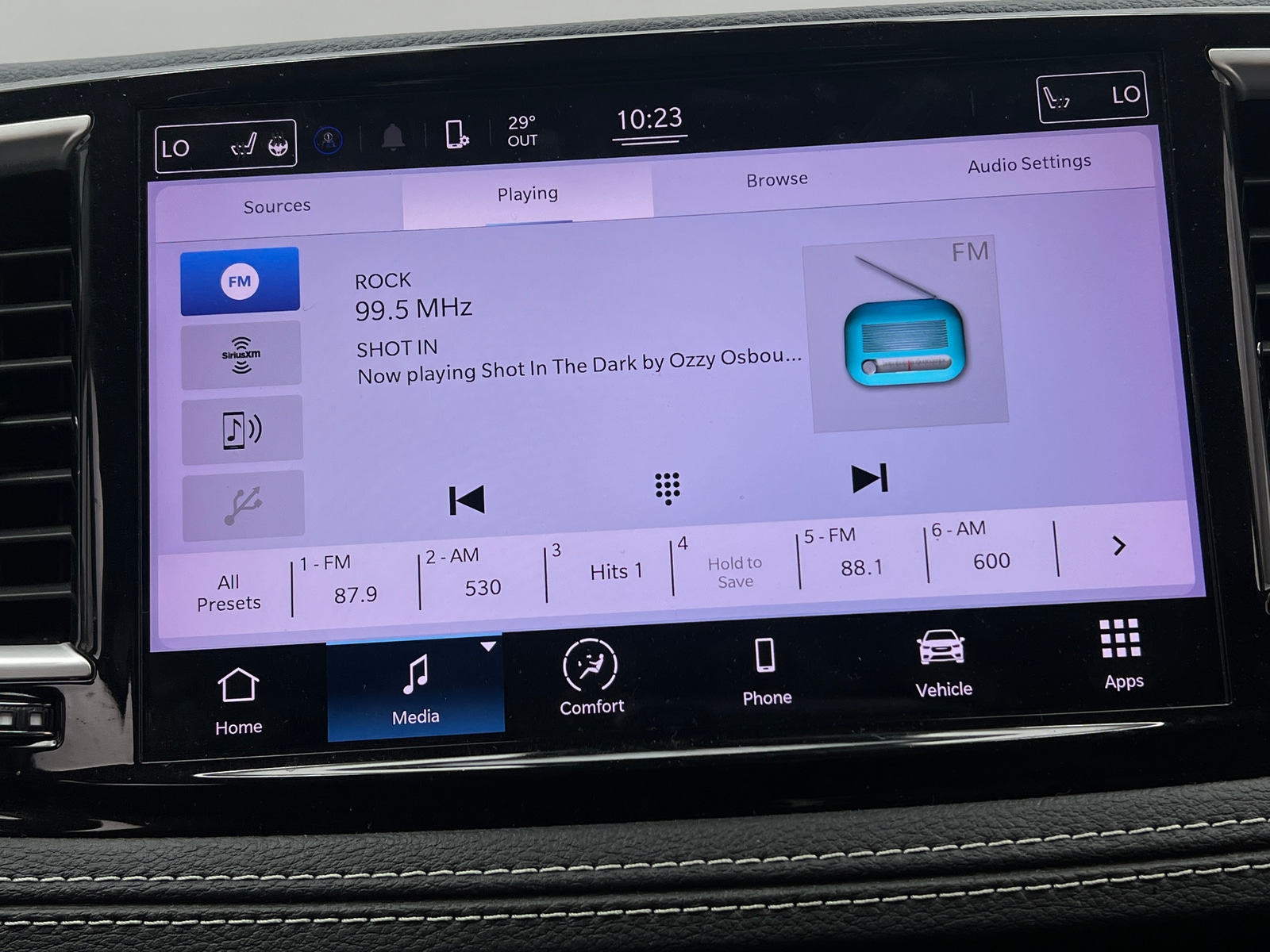 Thumbnail: 2022 Chrysler Pacifica - 3