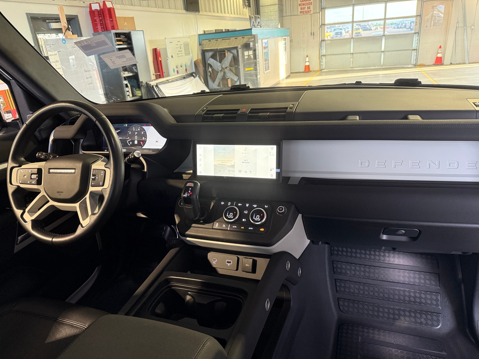 Thumbnail: 2023 Land Rover Defender - 2