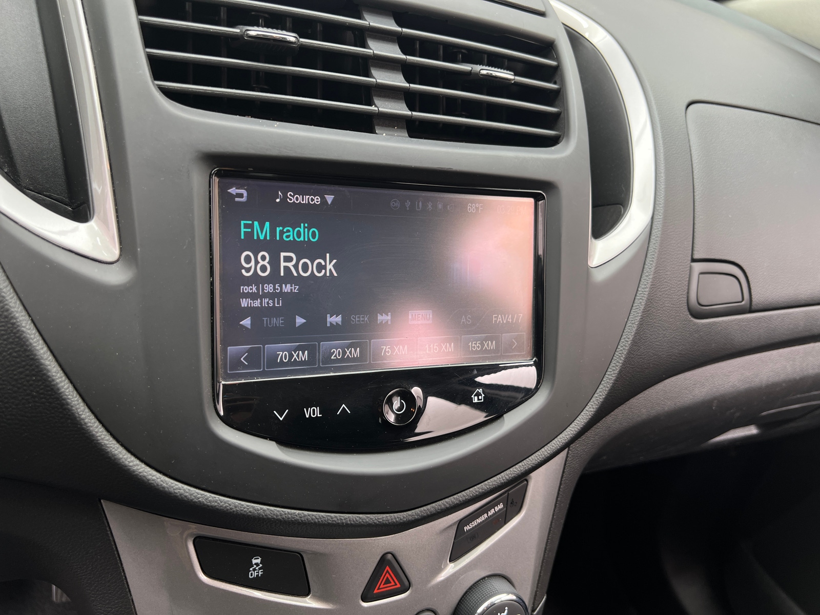 Thumbnail: 2016 Chevrolet Trax - 4