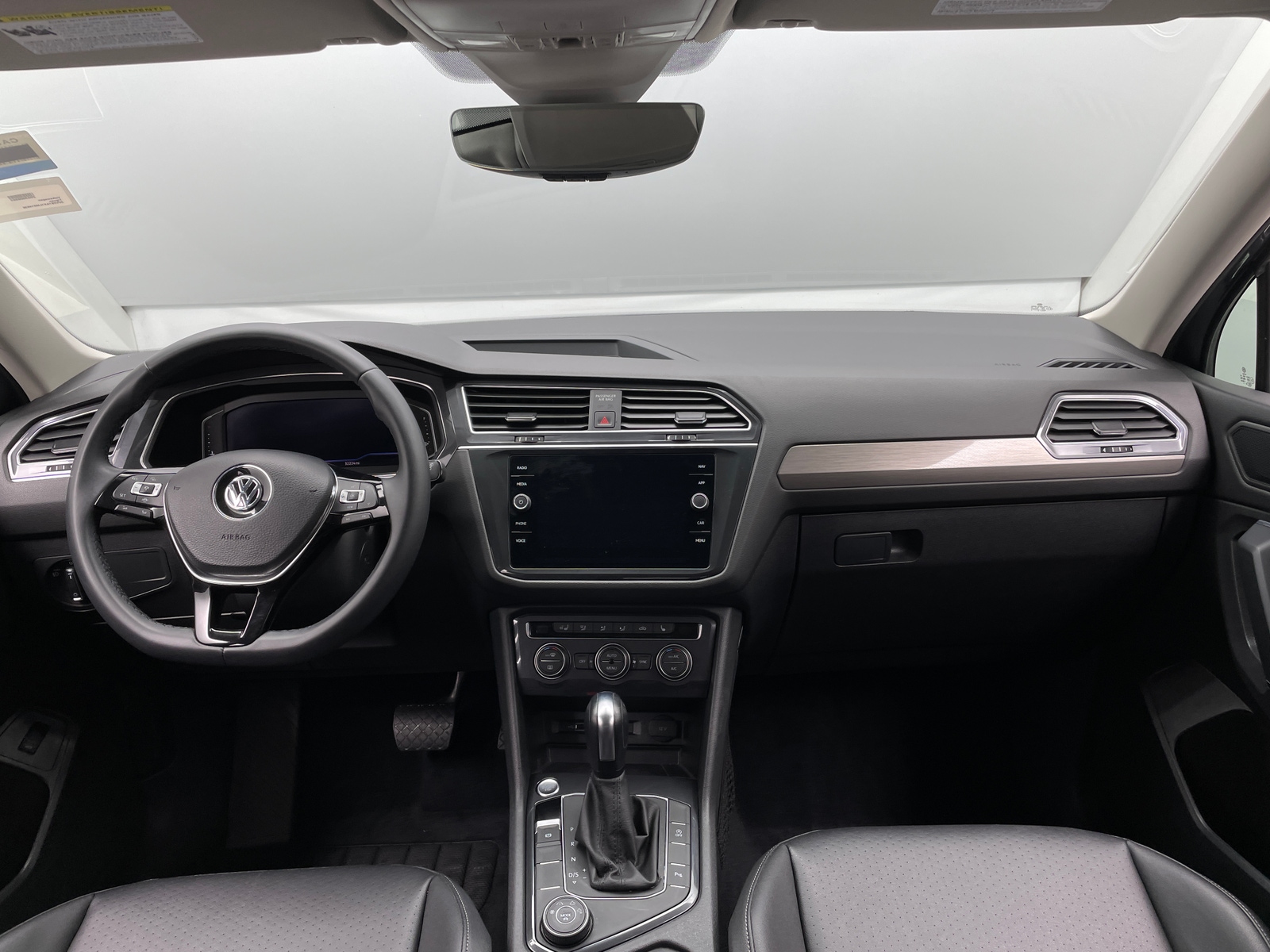 Thumbnail: 2020 Volkswagen Tiguan - 2