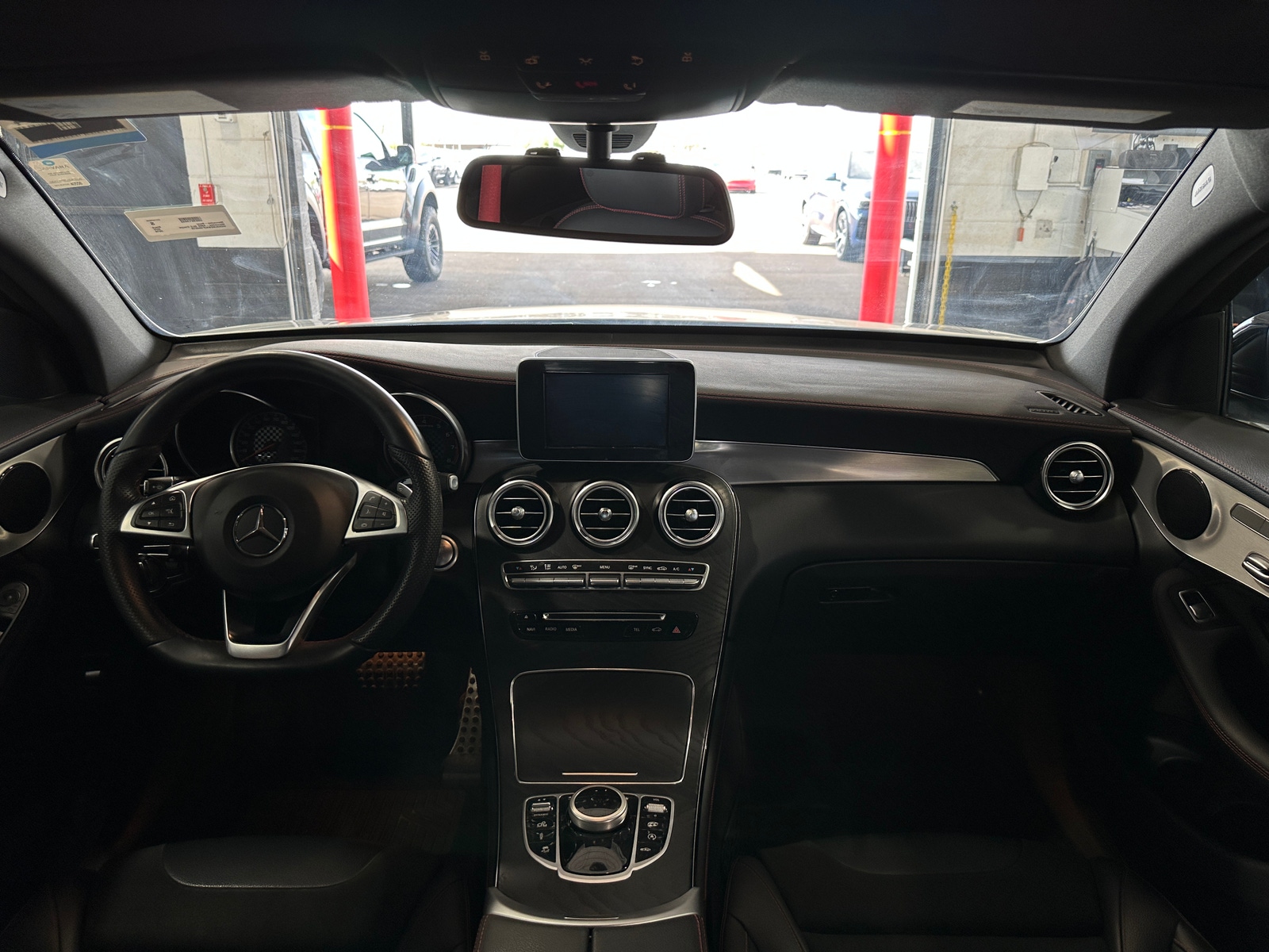 Thumbnail: 2018 Mercedes-Benz GLC - 2