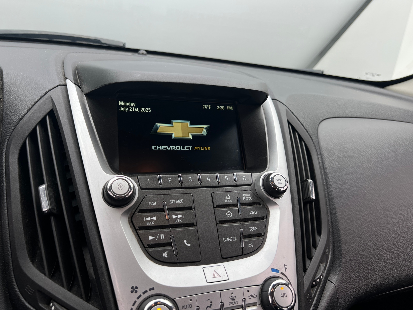 Thumbnail: 2017 Chevrolet Equinox - 4