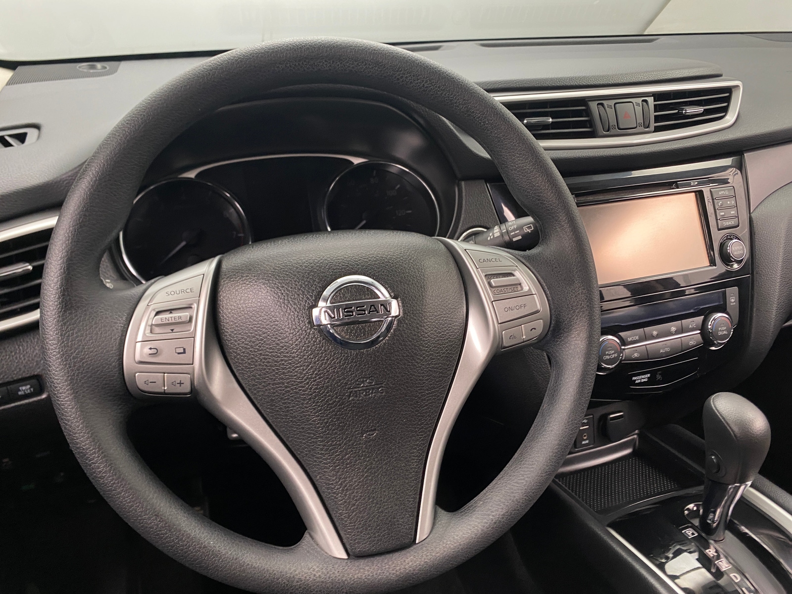 Thumbnail: 2016 Nissan Rogue - 5