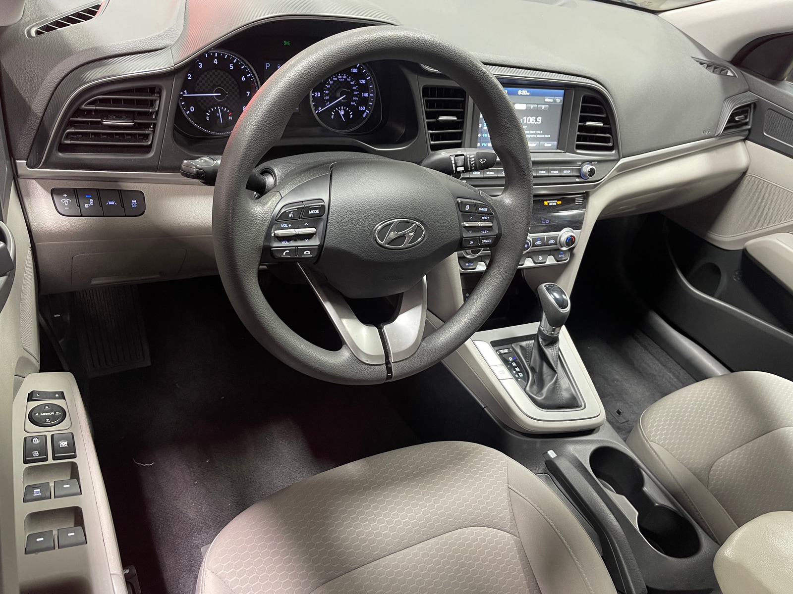 Thumbnail: 2020 Hyundai Elantra - 3