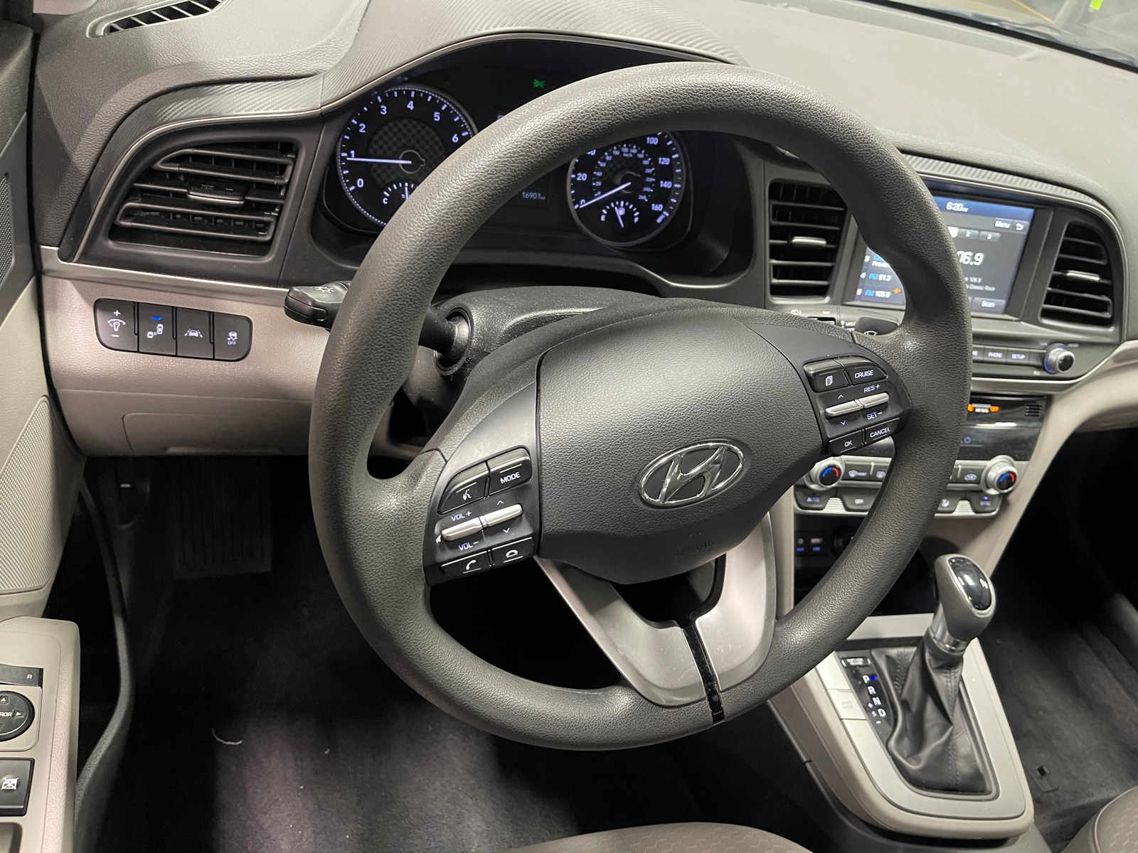 Thumbnail: 2020 Hyundai Elantra - 5