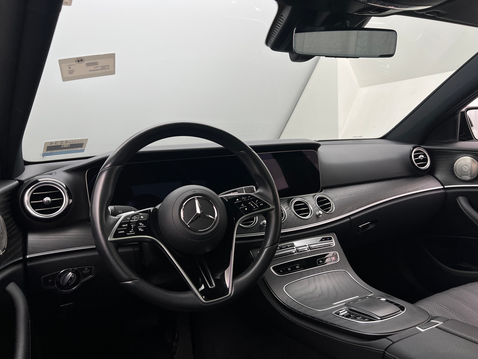 Thumbnail: 2022 Mercedes-Benz E-Class - 2
