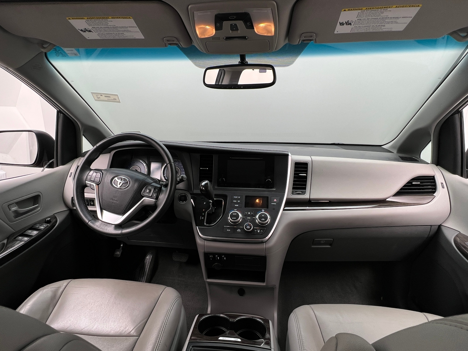 Thumbnail: 2017 Toyota Sienna - 2