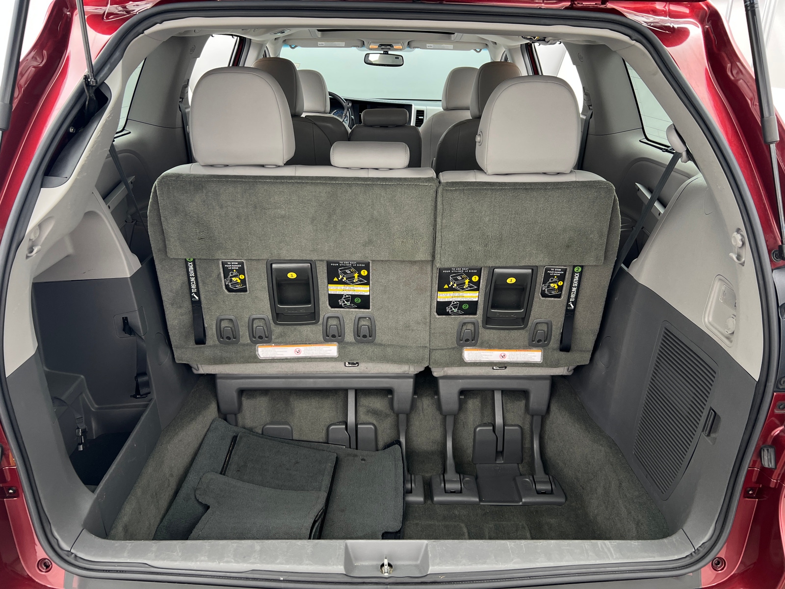 Thumbnail: 2017 Toyota Sienna - 6