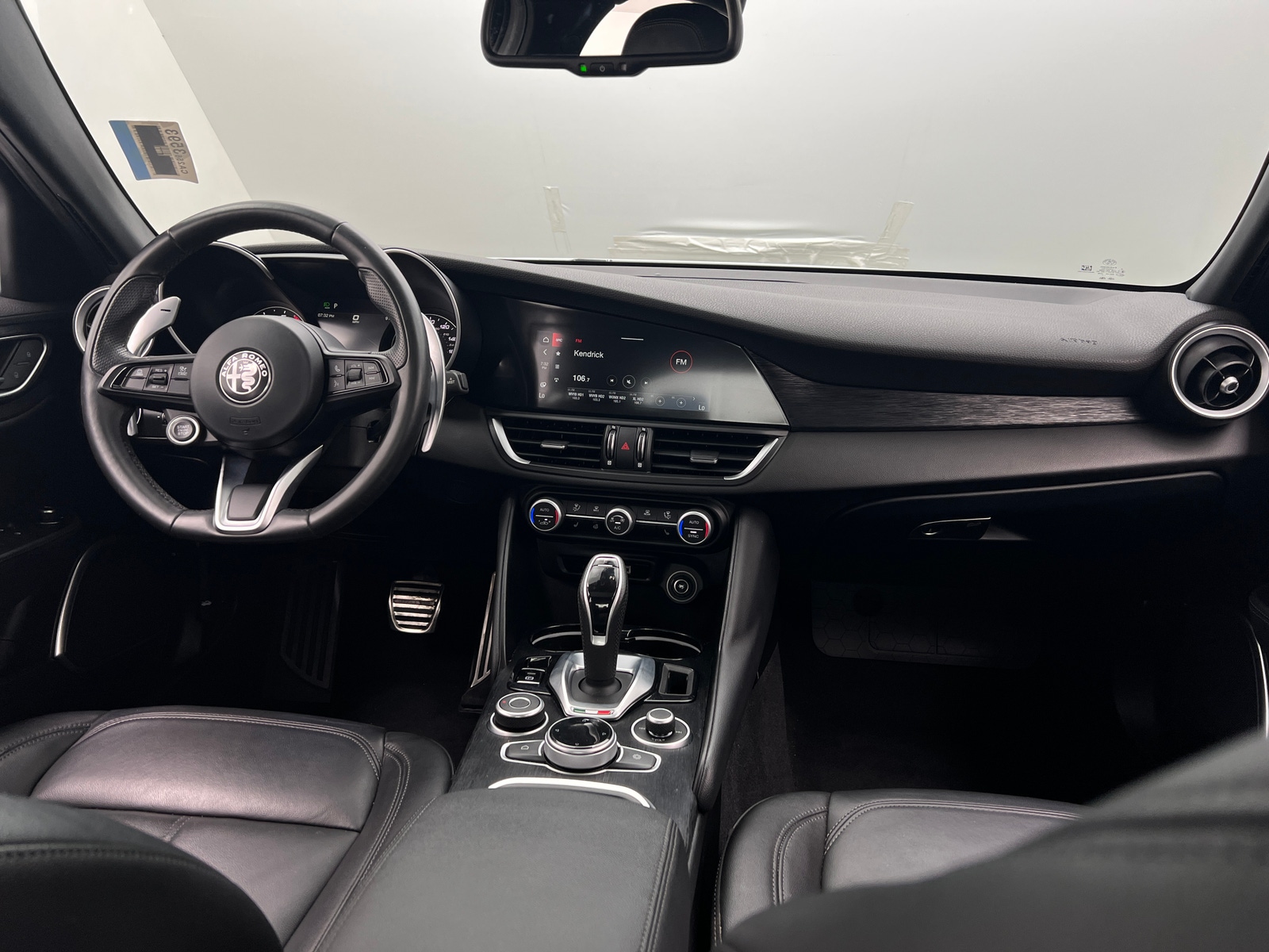Thumbnail: 2022 Alfa Romeo Giulia - 2