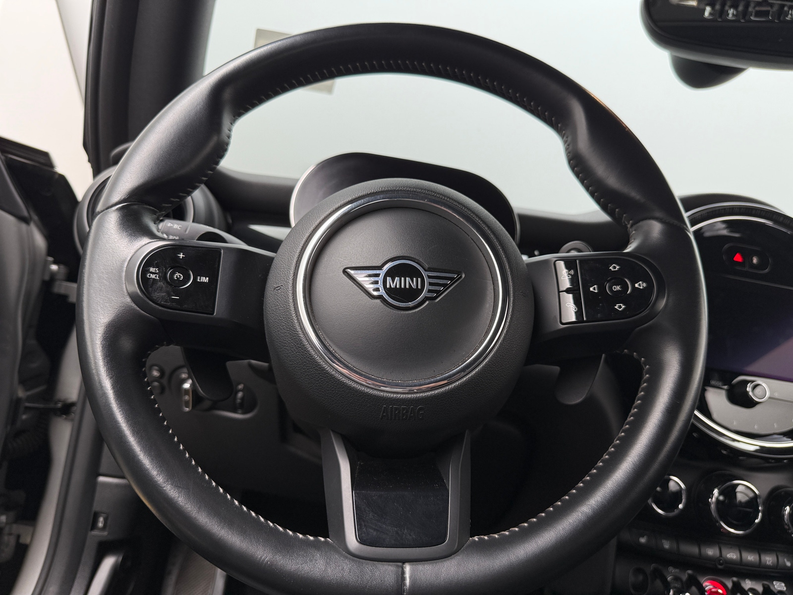 Thumbnail: 2024 MINI Cooper Convertible - 4