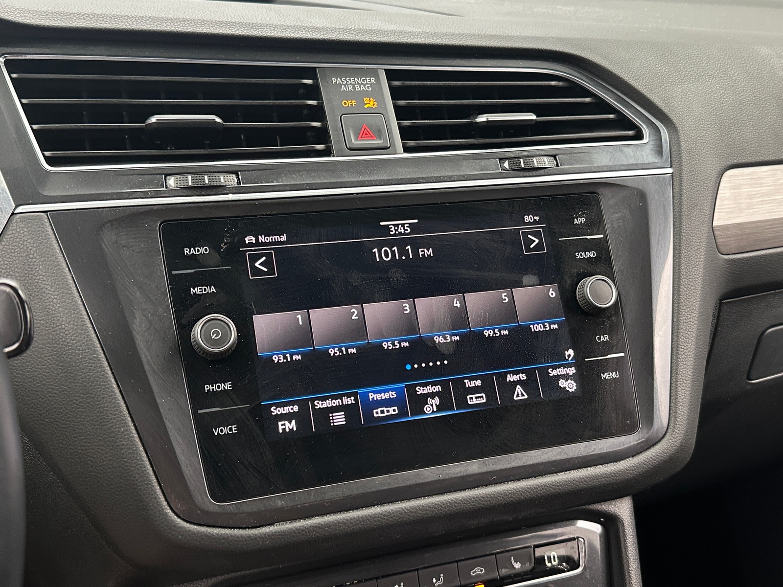 Thumbnail: 2021 Volkswagen Tiguan - 3