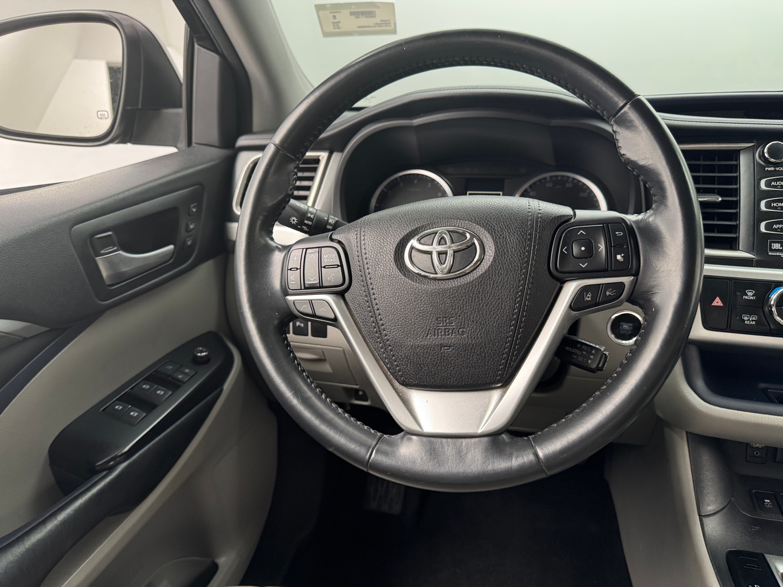 Thumbnail: 2018 Toyota Highlander - 4