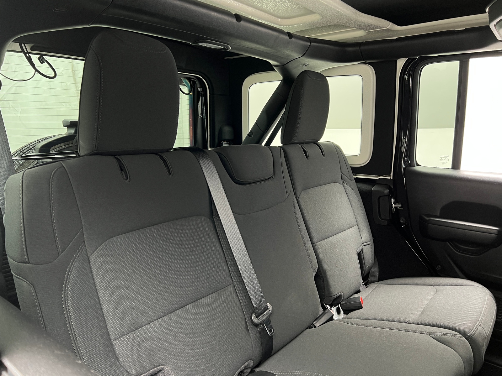 Thumbnail: 2021 Jeep Wrangler - 6
