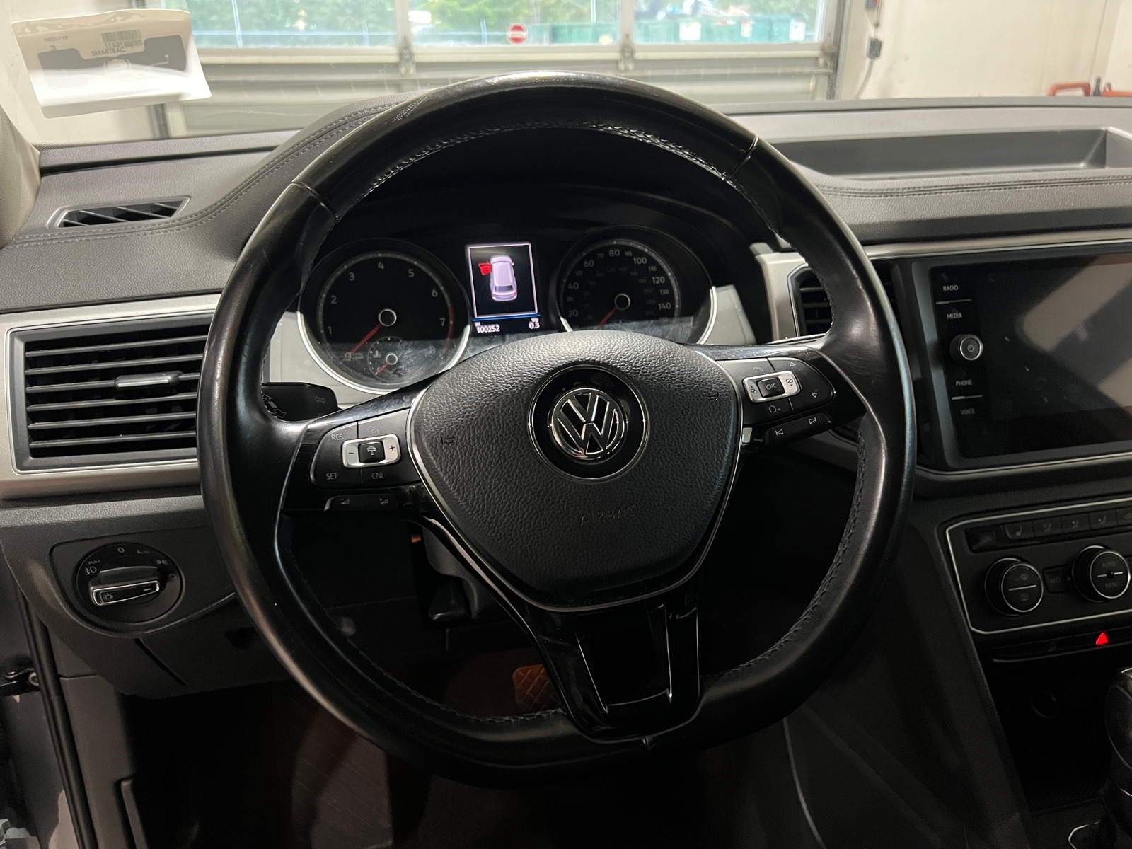 Thumbnail: 2018 Volkswagen Atlas - 4