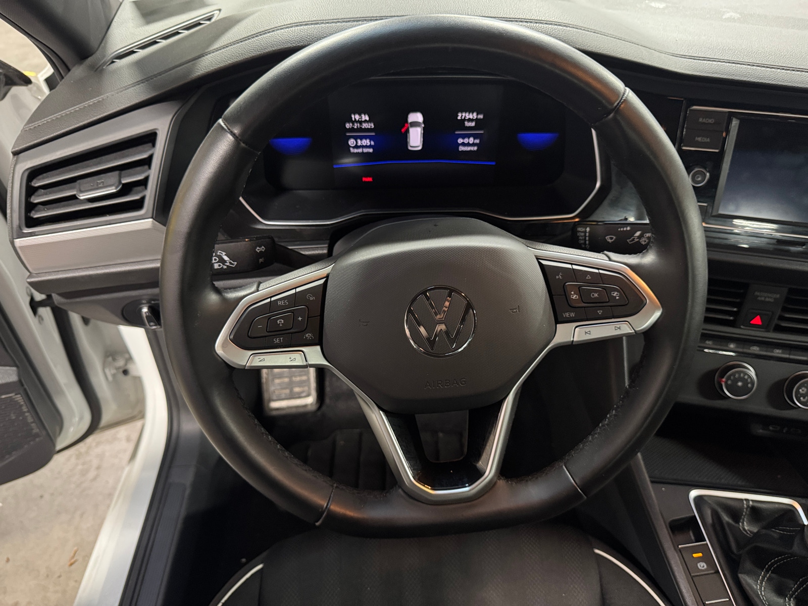 Thumbnail: 2023 Volkswagen Jetta - 5