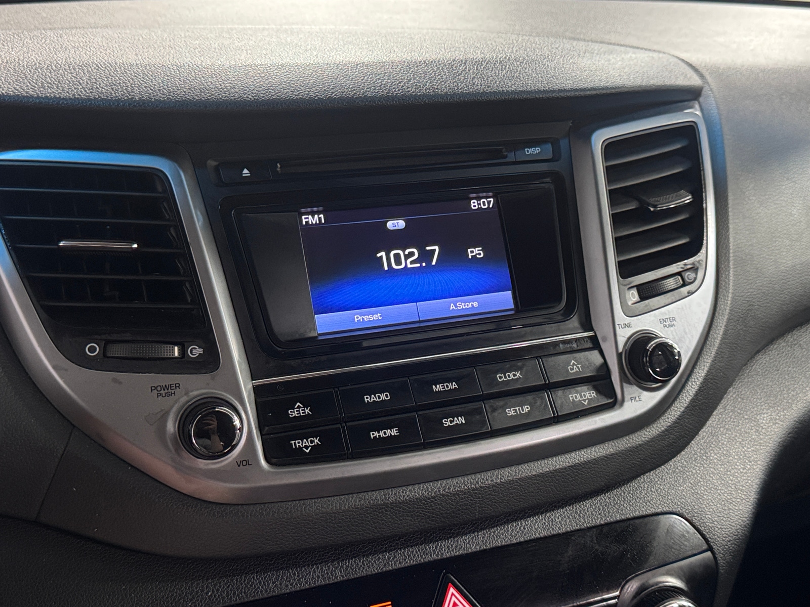 Thumbnail: 2017 Hyundai Tucson - 4