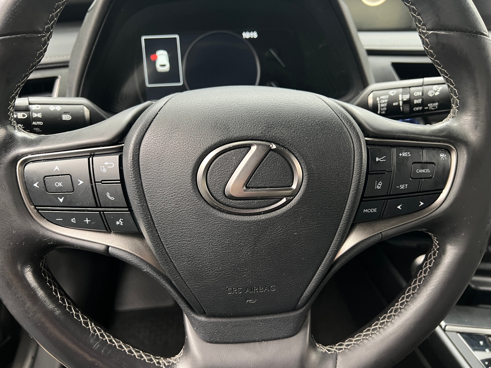 Thumbnail: 2020 Lexus UX - 4