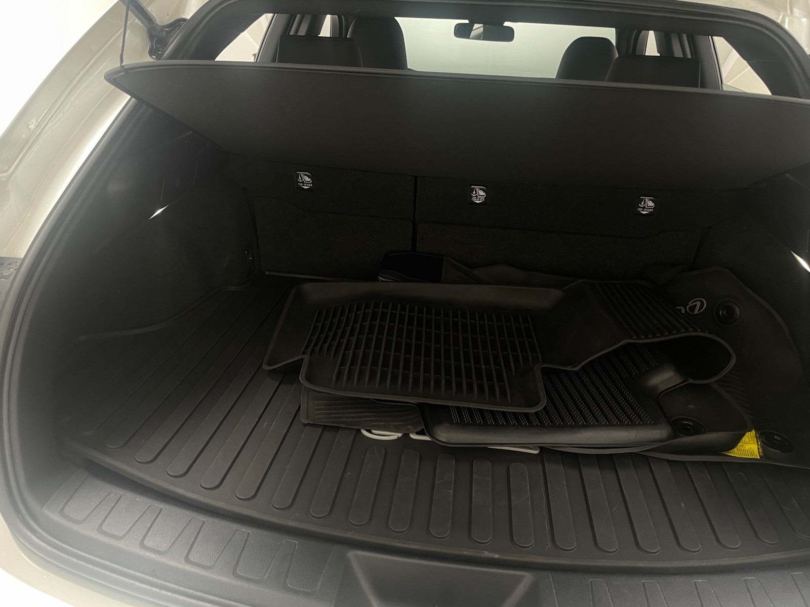 Thumbnail: 2021 Lexus UX - 6