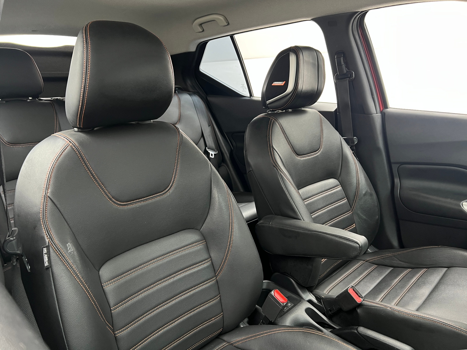 Thumbnail: 2018 Nissan Kicks - 2