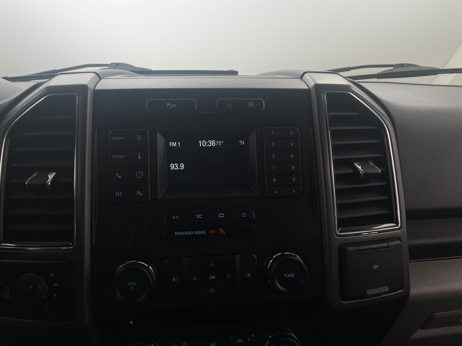 Thumbnail: 2018 Ford Econoline - 4