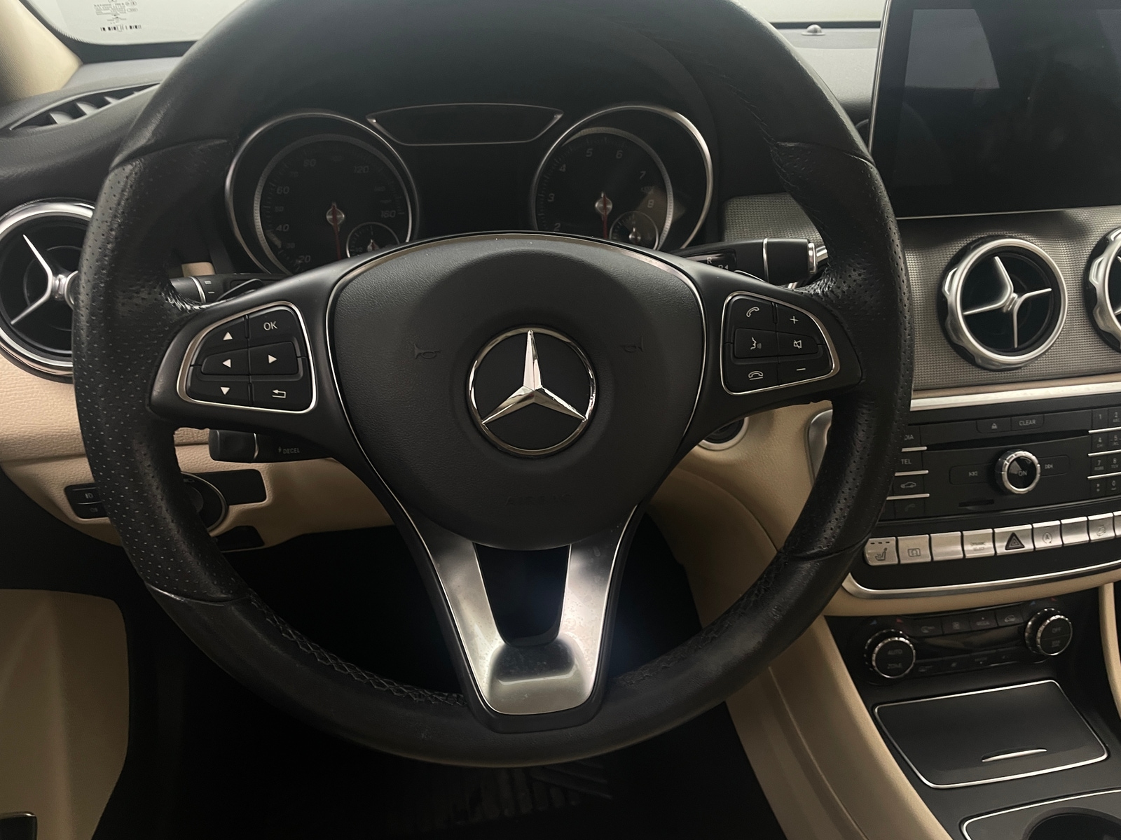 Thumbnail: 2018 Mercedes-Benz GLA - 4