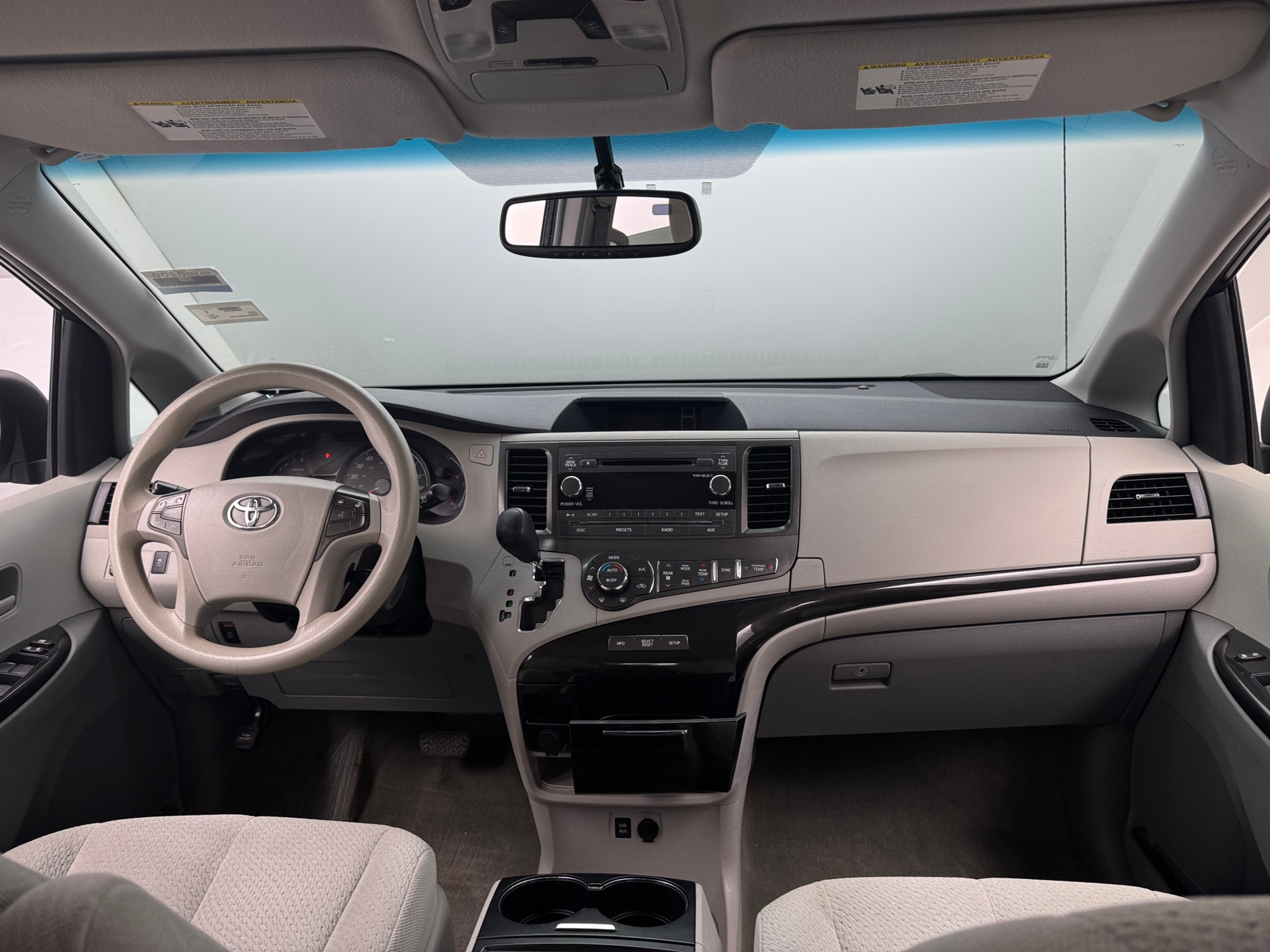 Thumbnail: 2014 Toyota Sienna - 3