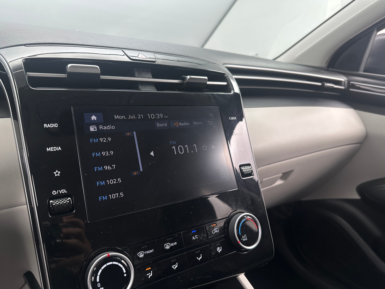 Thumbnail: 2023 Hyundai Tucson - 4
