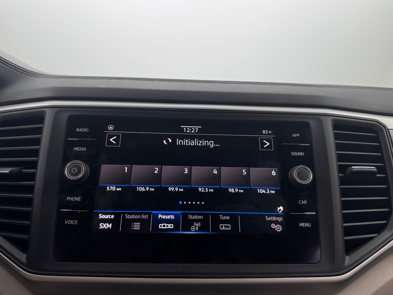 Thumbnail: 2021 Volkswagen Atlas - 3