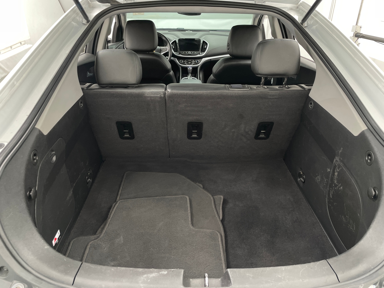 Thumbnail: 2017 Chevrolet Volt - 6