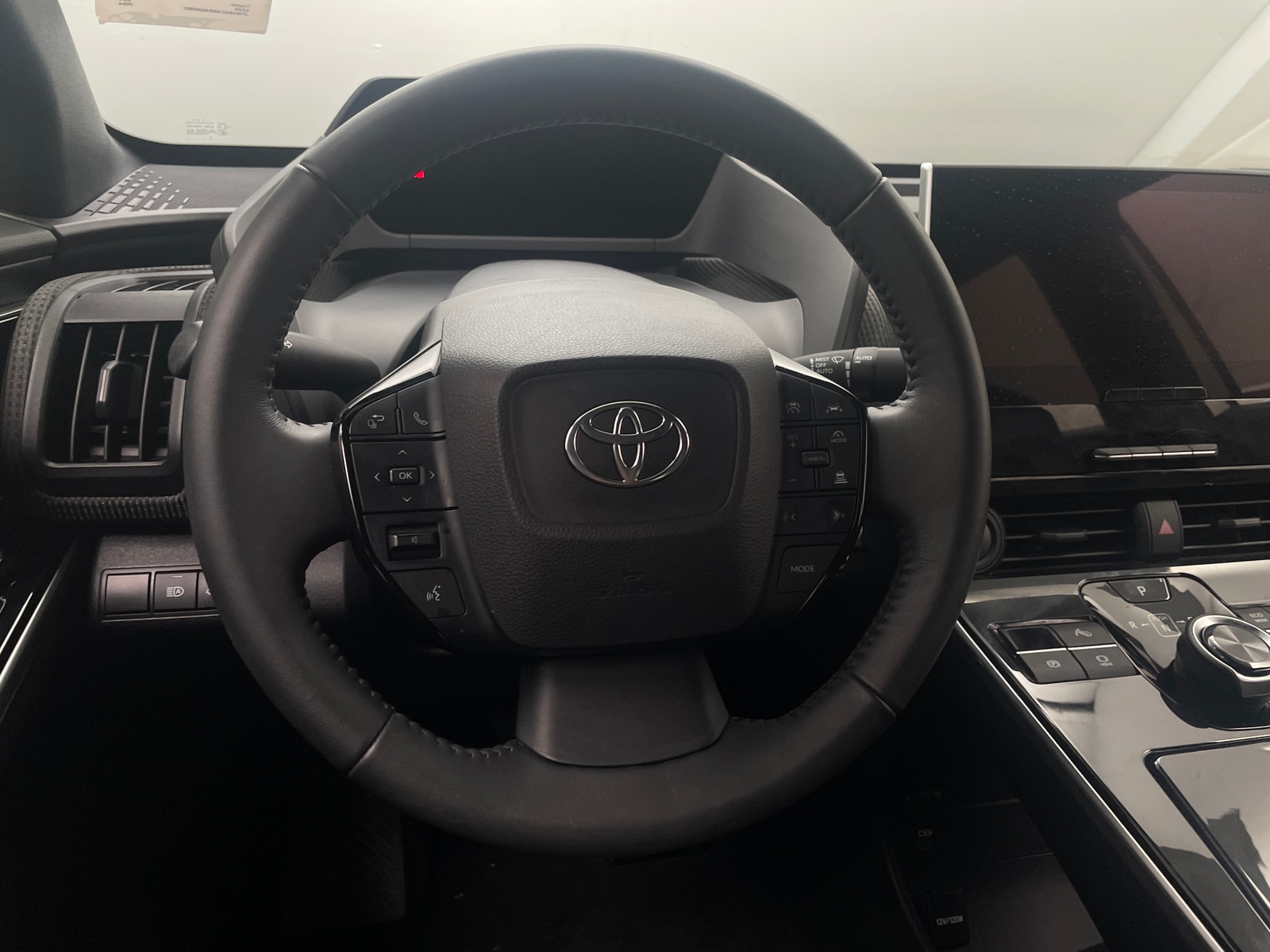Thumbnail: 2024 Toyota bZ4X - 4