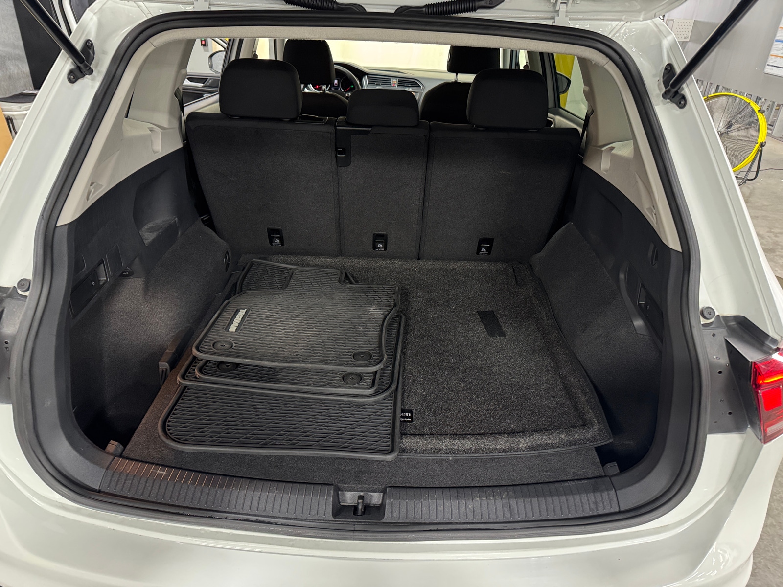 Thumbnail: 2019 Volkswagen Tiguan - 7