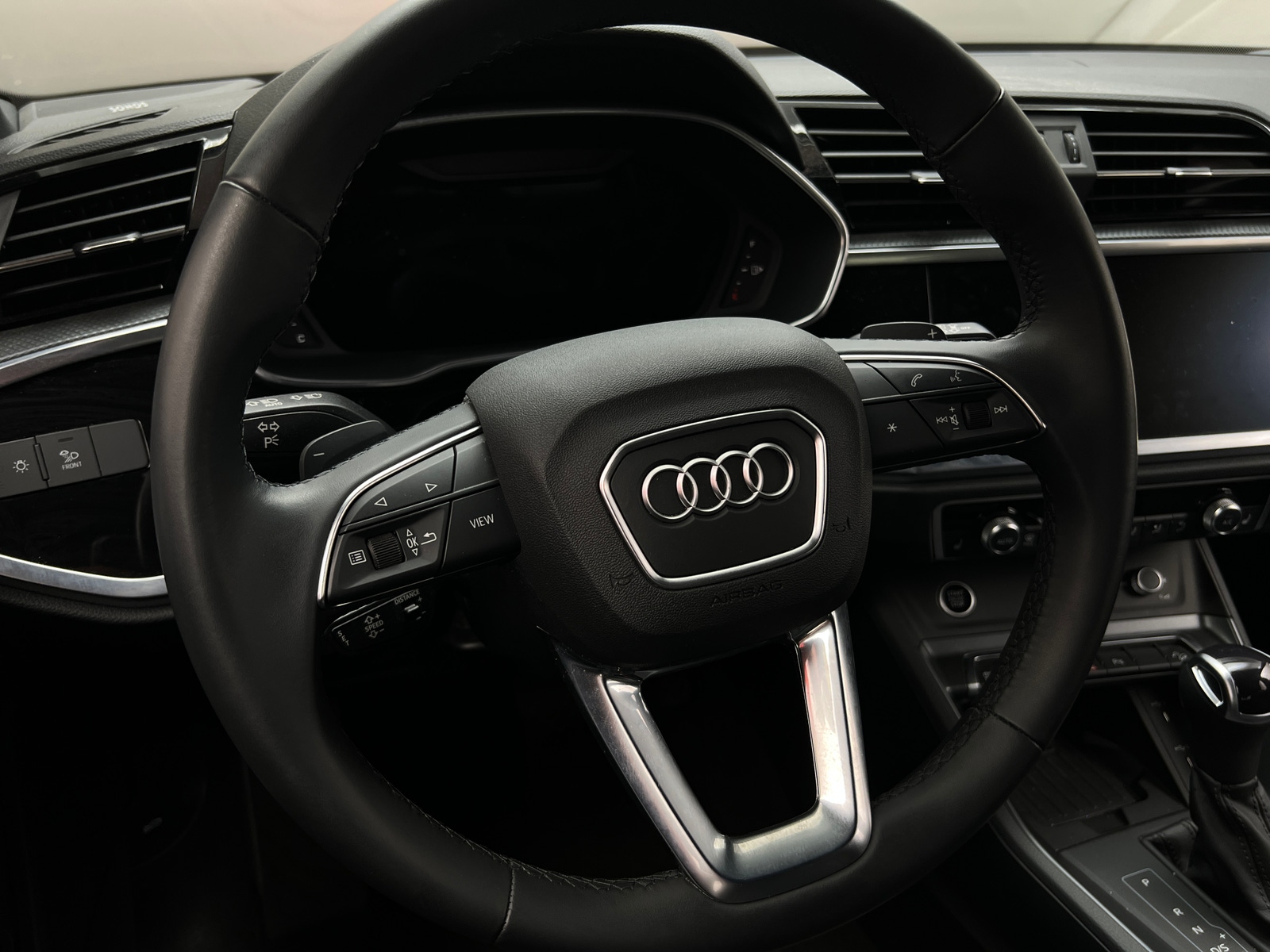 Thumbnail: 2023 Audi Q3 - 4