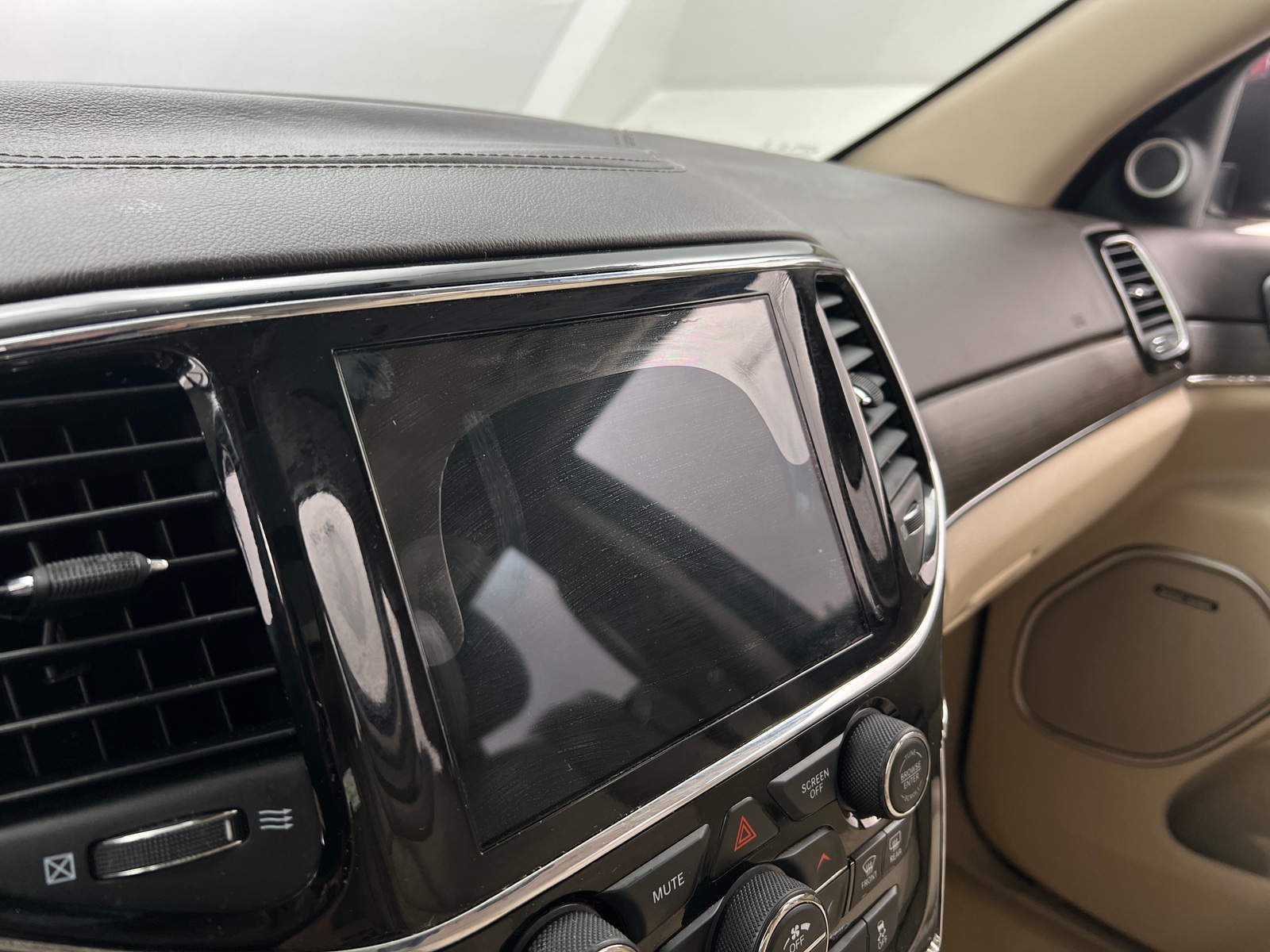 Thumbnail: 2020 Jeep Grand Cherokee - 3