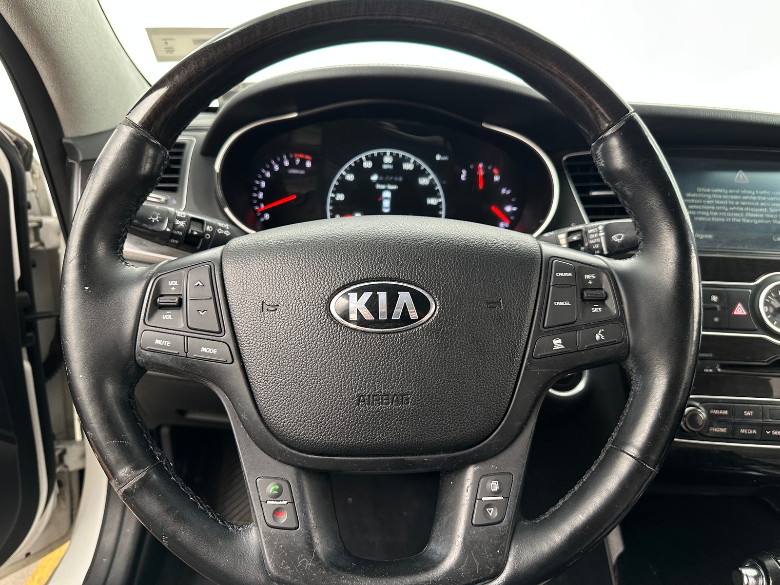 Thumbnail: 2014 Kia Cadenza - 4
