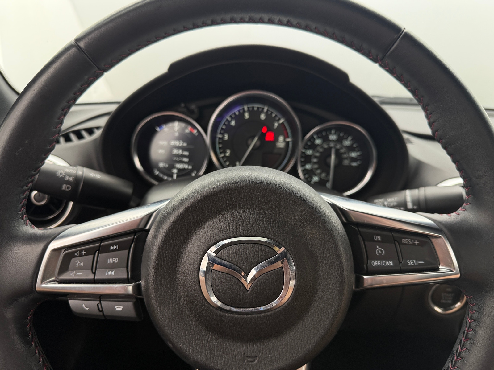 Thumbnail: 2019 Mazda MX-5 Miata - 4
