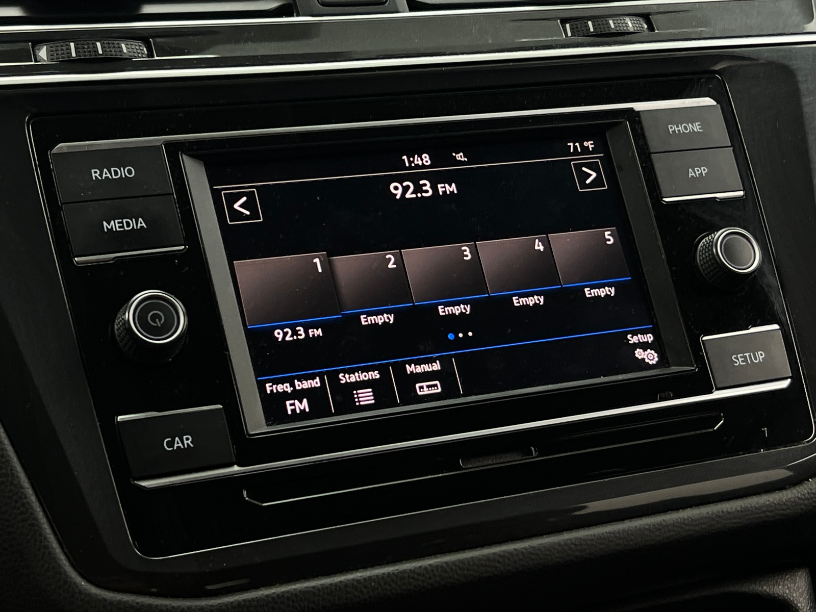 Thumbnail: 2019 Volkswagen Tiguan - 4
