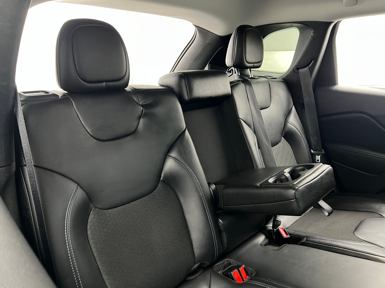 Thumbnail: 2020 Jeep Cherokee - 6