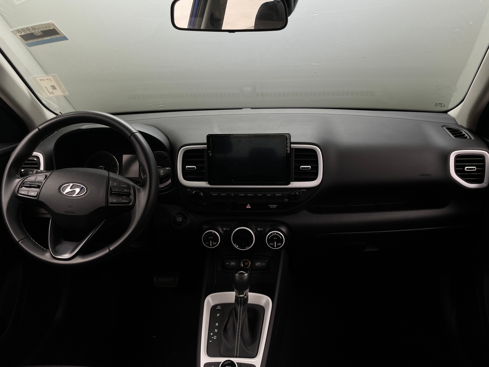 Thumbnail: 2022 Hyundai Venue - 3
