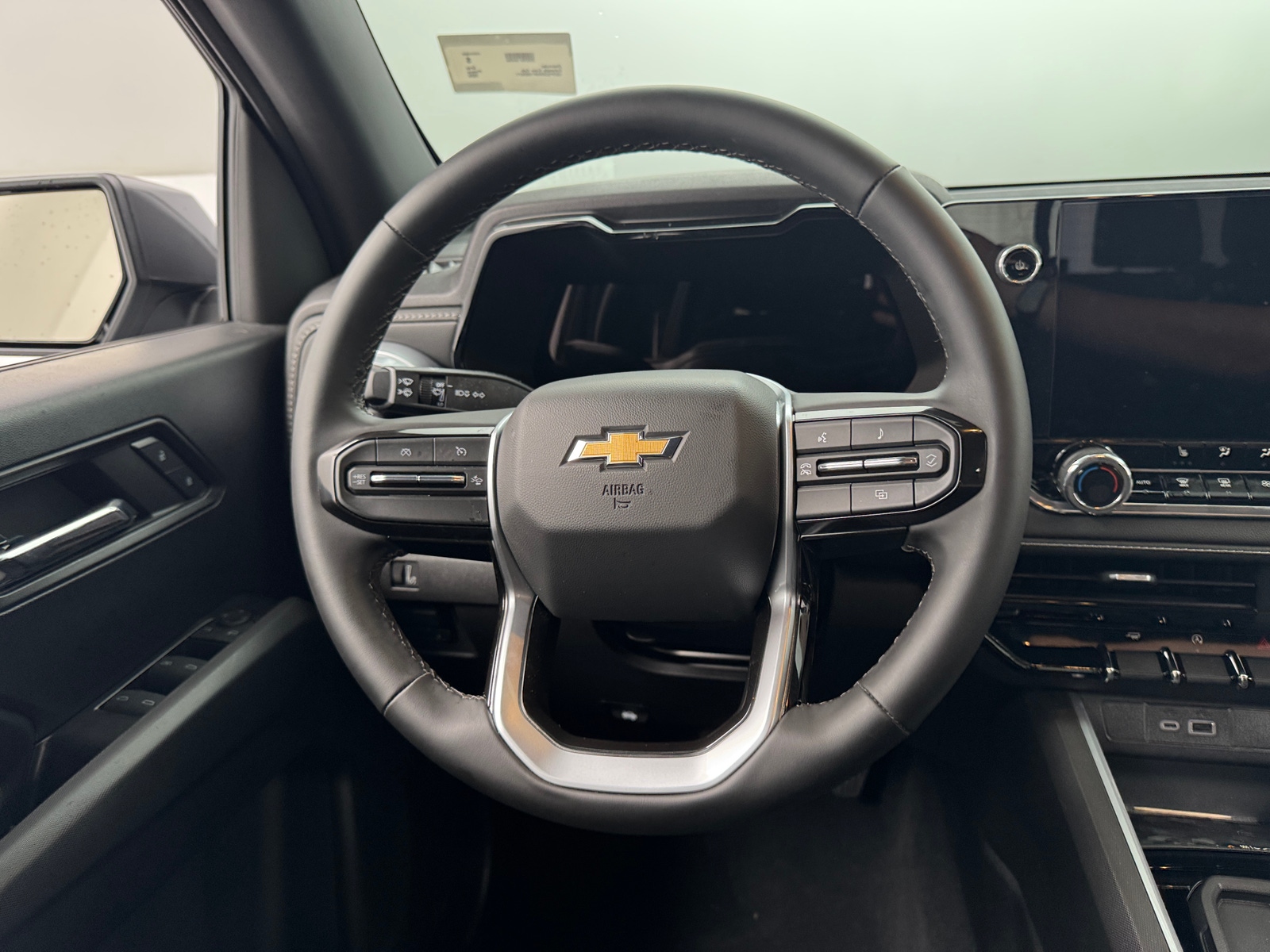 Thumbnail: 2024 Chevrolet Colorado - 5