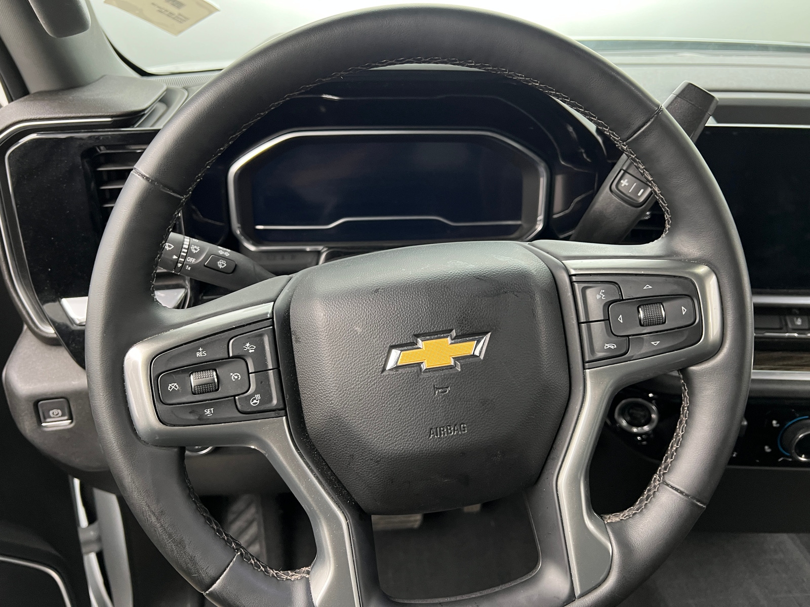 Thumbnail: 2024 Chevrolet Silverado 2500 - 5