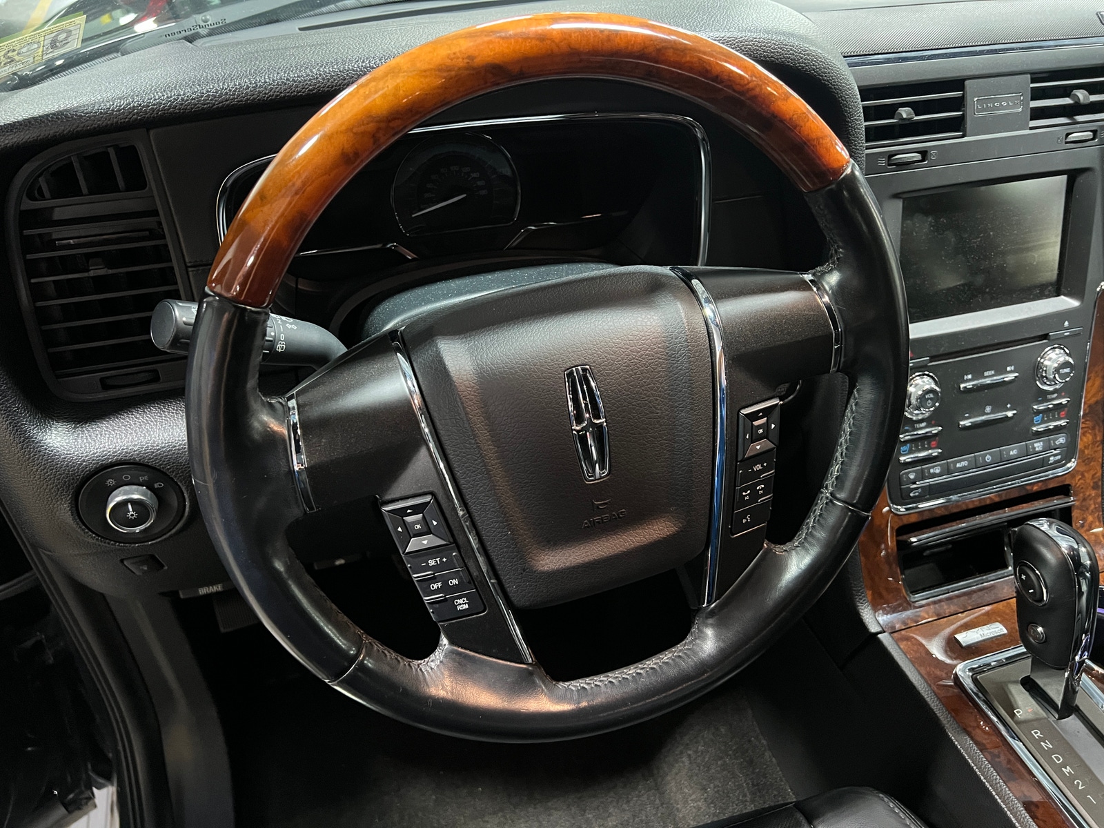 Thumbnail: 2015 Lincoln Navigator - 4