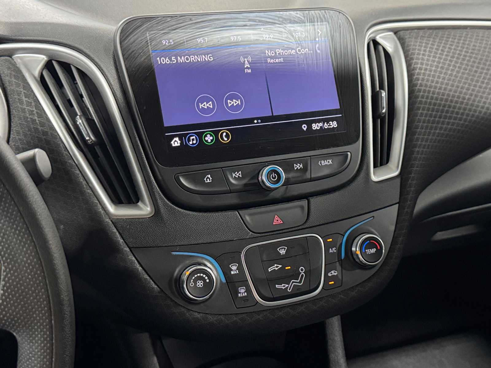 Thumbnail: 2019 Chevrolet Malibu - 4