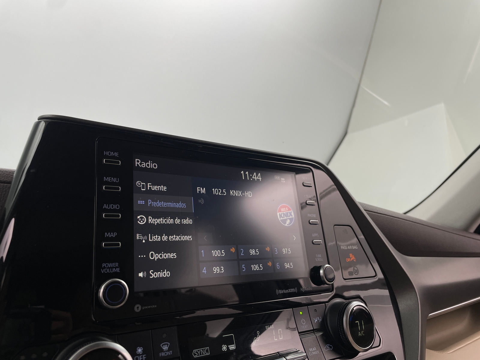 Thumbnail: 2021 Toyota Highlander - 3