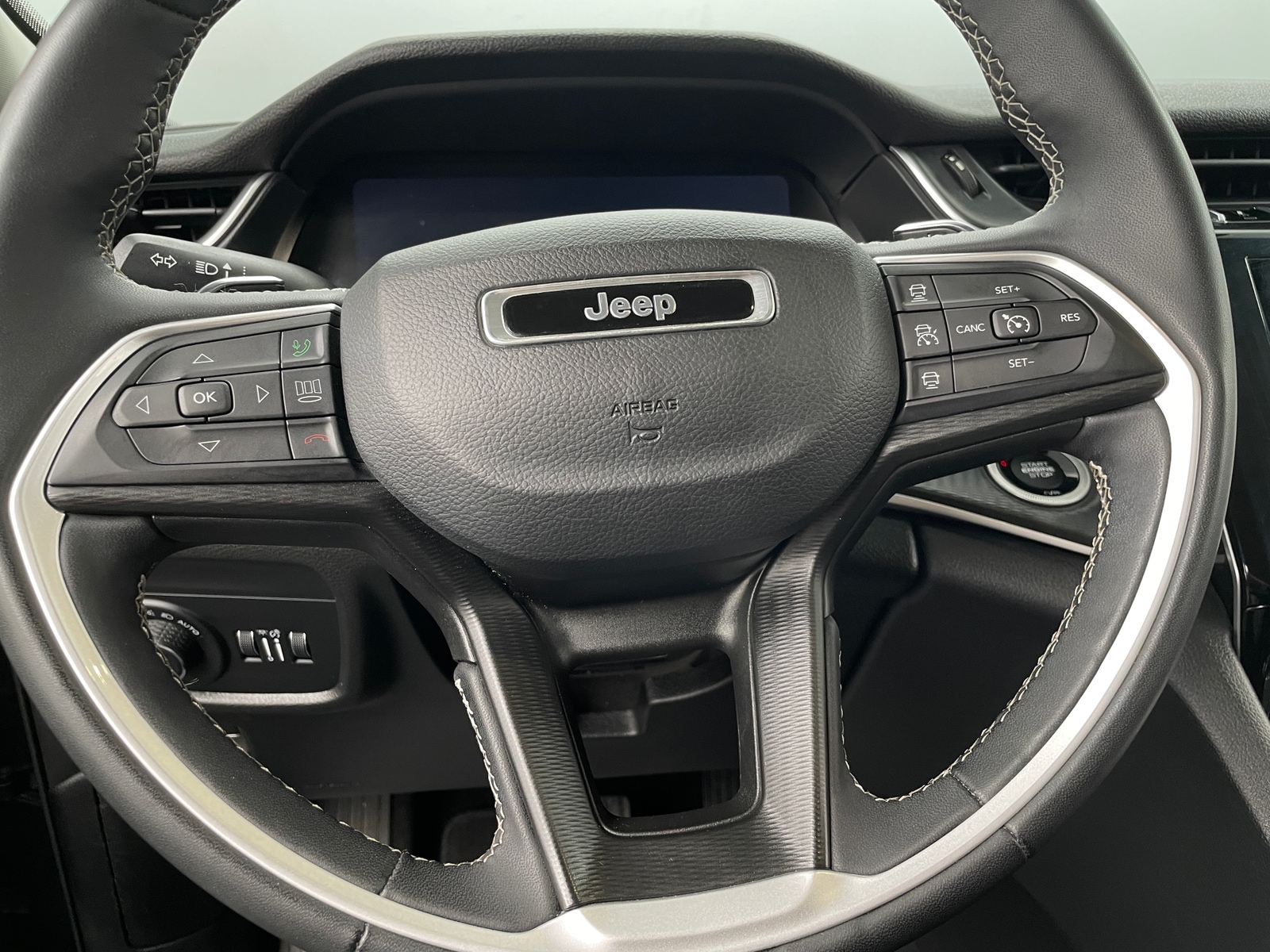 Thumbnail: 2023 Jeep Grand Cherokee L - 5